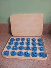 Vintage Zig Zag Design Cams with Case Set of 24