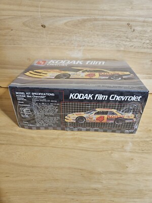 AMT Ernie Irvan Kodak Film #4 Chevy Lumina 1:25 NASCAR #6727