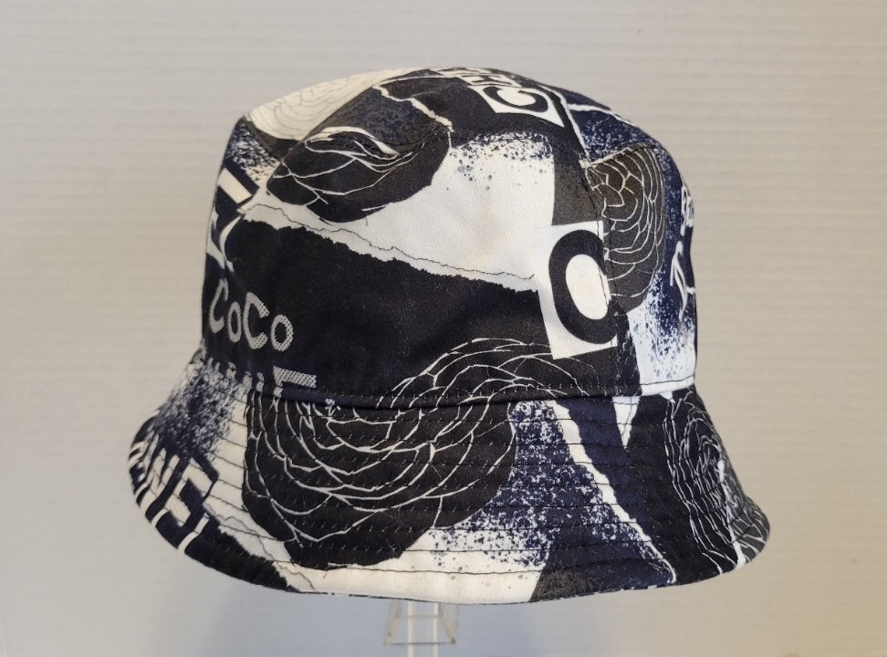 CHANELキャップ Chanel Cambon Cotton Coco Bucket Hat Cap Printed Navy/Blk