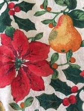 HOLIDAY PRINT RECTANGLE TABLECLOTH  4 MATCHING NAPKINS