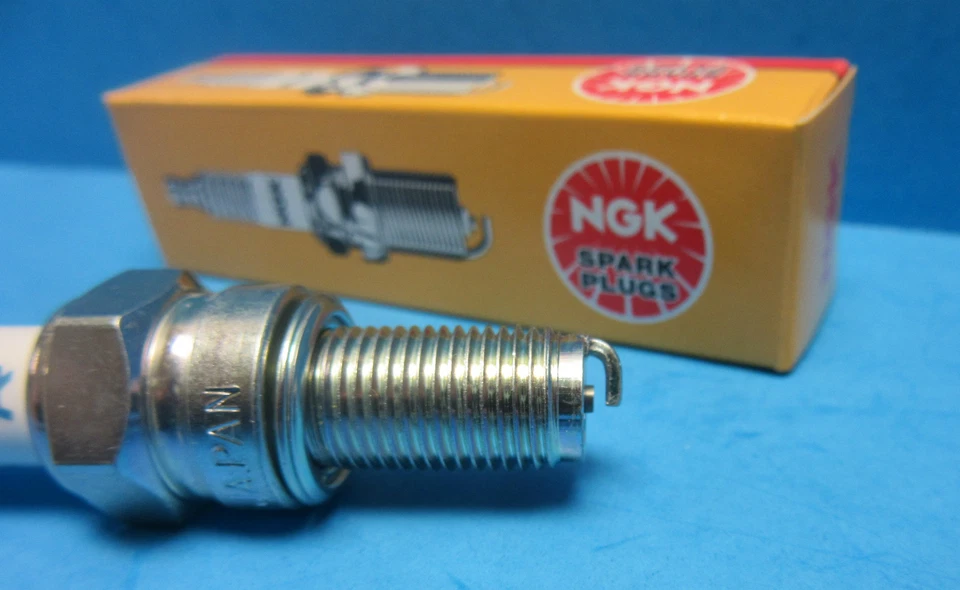 4 Bujías NGK CR9E para DUCATI Kawasaki Suzuki Yamaha 6263 Hecho en Japón Foto 2 de 4