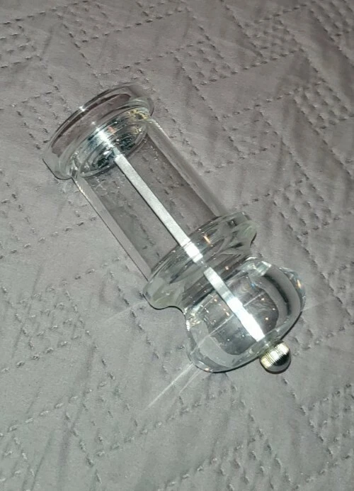 Molinillo de pimienta negra transparente Foto 2 de 4