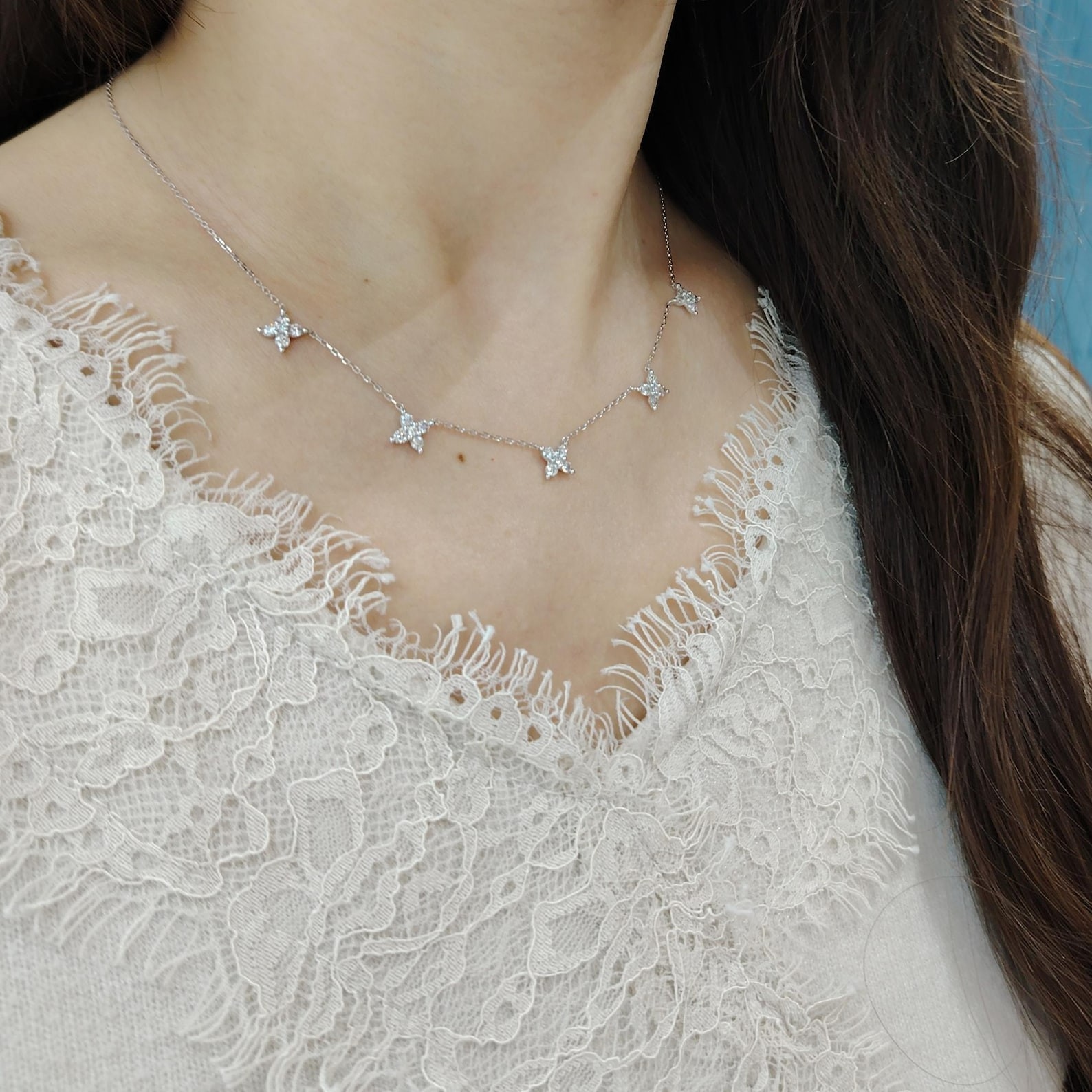 Mom jewelry! Clover Station Necklace Round Cut Natural Diamond 14k White Gold