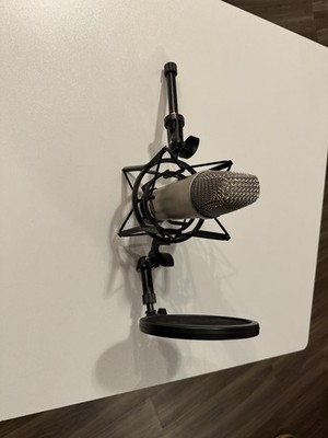 Rode NT1-A Studio Condenser Microphone w/ Rode SM6 Shock Mount & Pop Filter