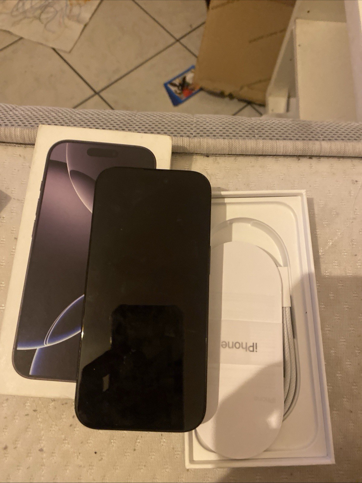 Apple iPhone 16 Pro - 256GB | (Unlocked)