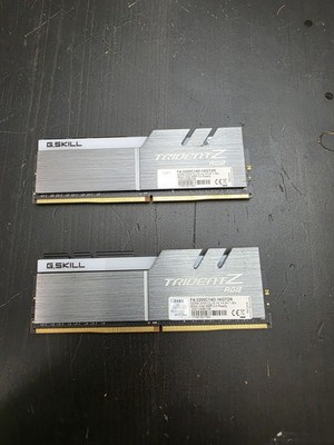 G. SKILL Trident Z RGB 16GB DDR4 3200 MHz PC4-17000 (F4-3200C16D-16GTZR)