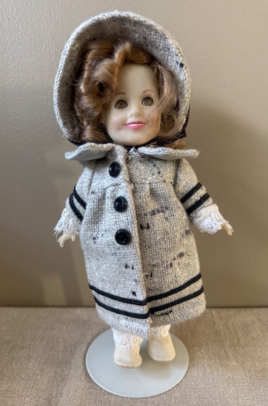 Vintage Shirley Temple "Dimples" doll - 8"