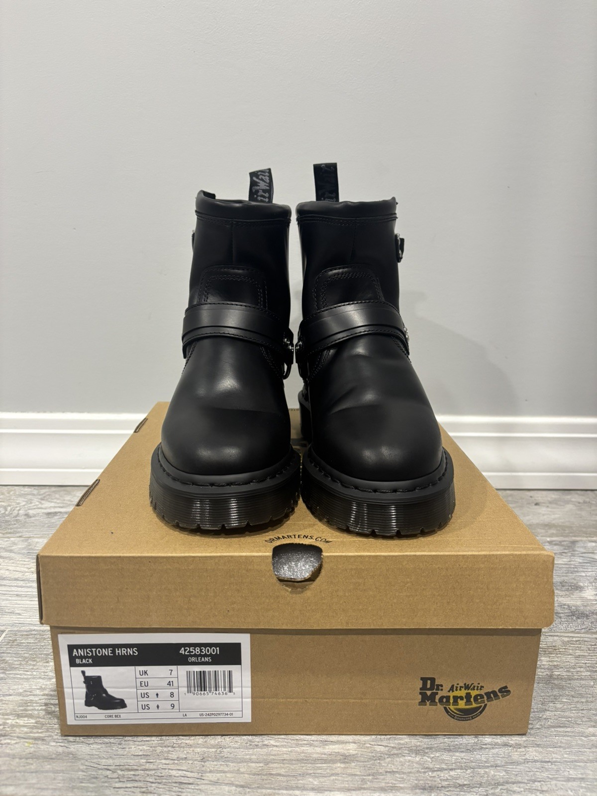 Dr Martens Anistone Men’s Size 9 Womens Size 10 Lo Boots Unisex