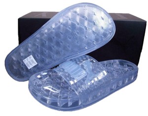 puma flip flops 7.5