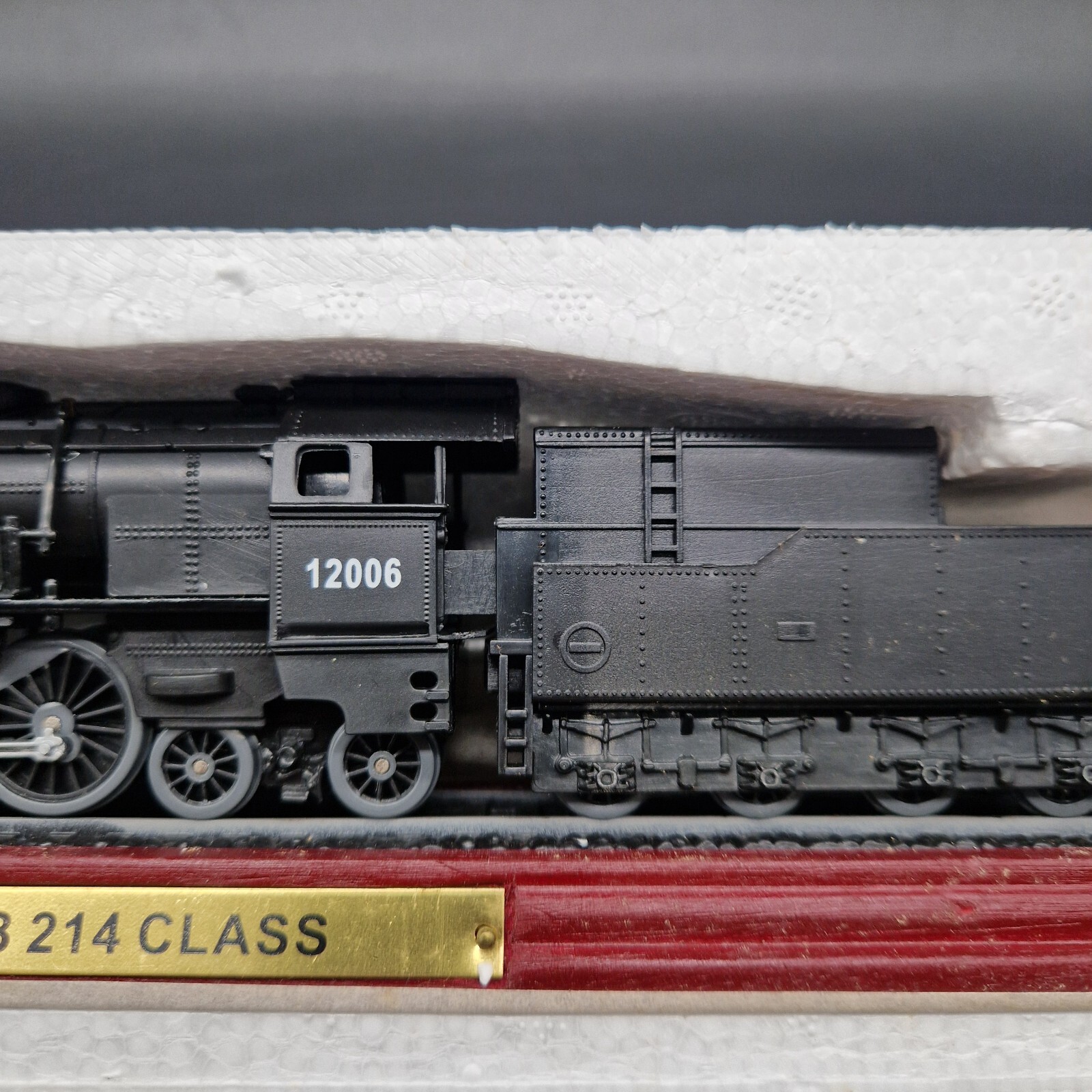 Picture 4 of 6