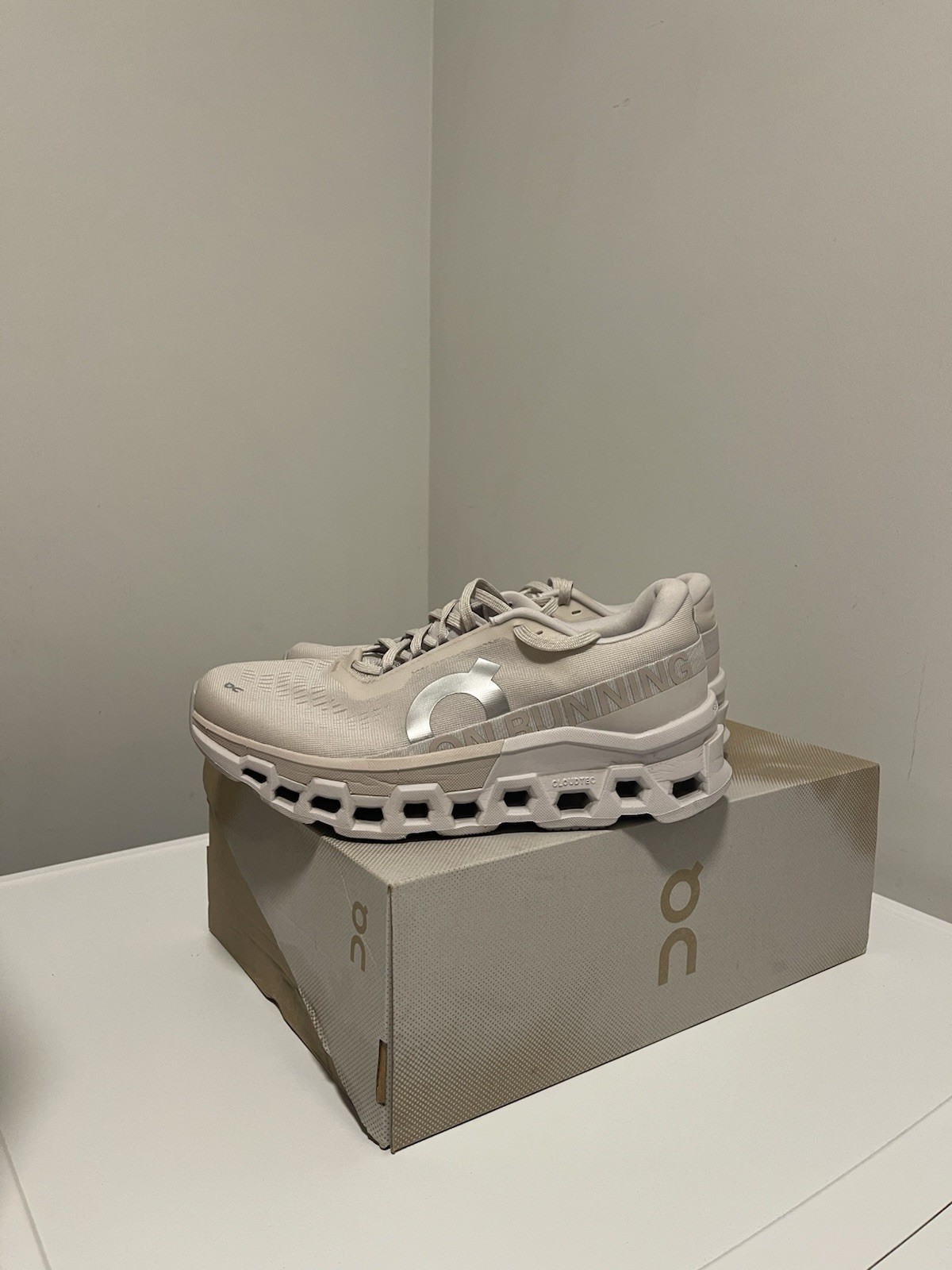 ON CLOUD WOMEN’S Cloudmonster 2 Running Shoes Siz… - image 4