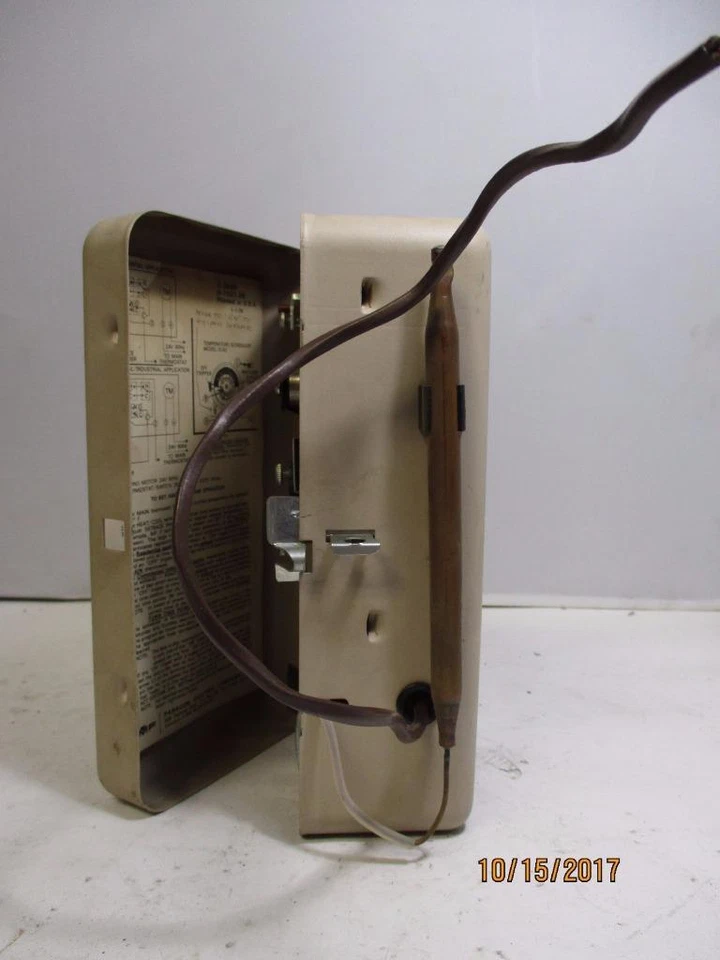 AMF Paragon Programador de Temperatura Retroceso Control de Calor C-3565 A-1021-06 Foto 3 de 4