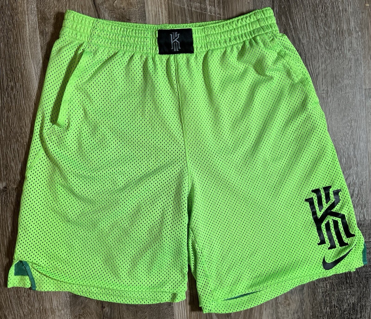 kyrie short