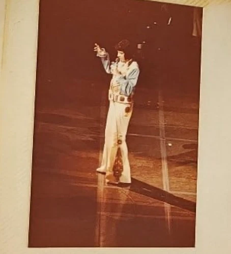 Elvis Presley Authentic Photographs- RARE- FUNERAL, NIXON, HOME-set of 21 - Picture 11 of 12