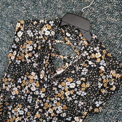 Womens Top Size XS Cross Back Front Tie Blouse Flower  Print 3/4 Sleeve Casual