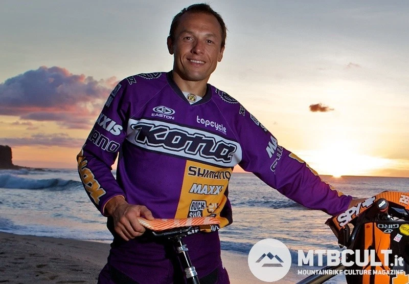 Chaqueta deportiva térmica de ciclismo MTB KONA 2012 Factory Shimano Maxxis — L/XL Foto 2 de 4