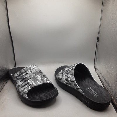 Skechers Women's GO Recover Slide Sandals Black/White 9M A151