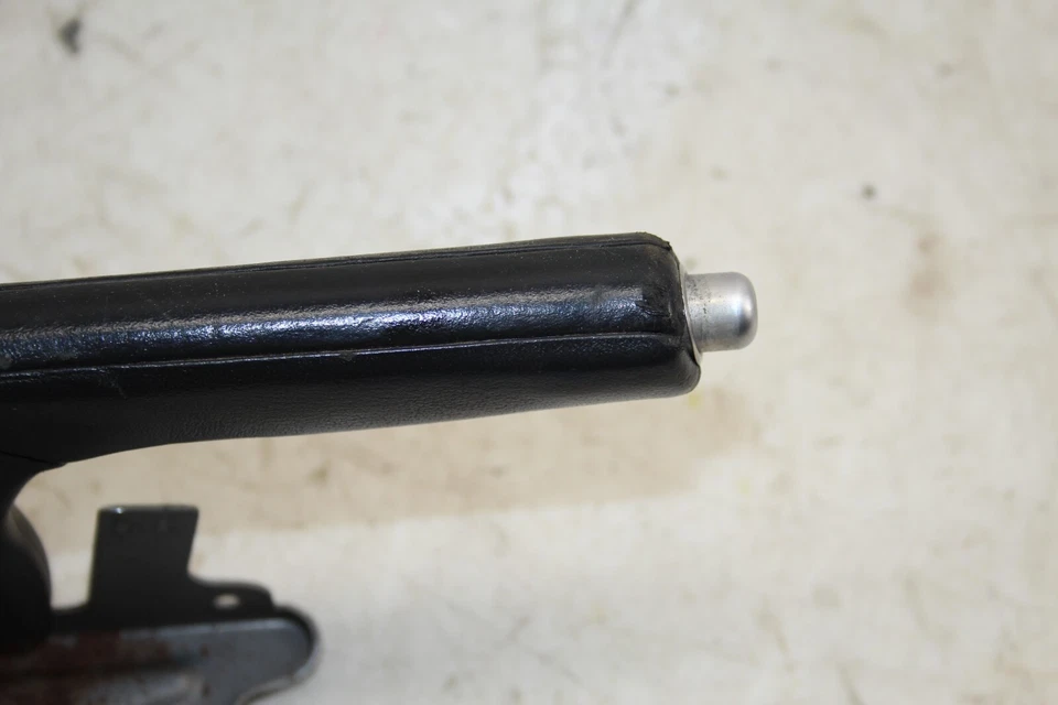 Manija de emergencia de freno de estacionamiento Nissan 370z 2009-2020 OEM CQ126 Foto 2 de 4