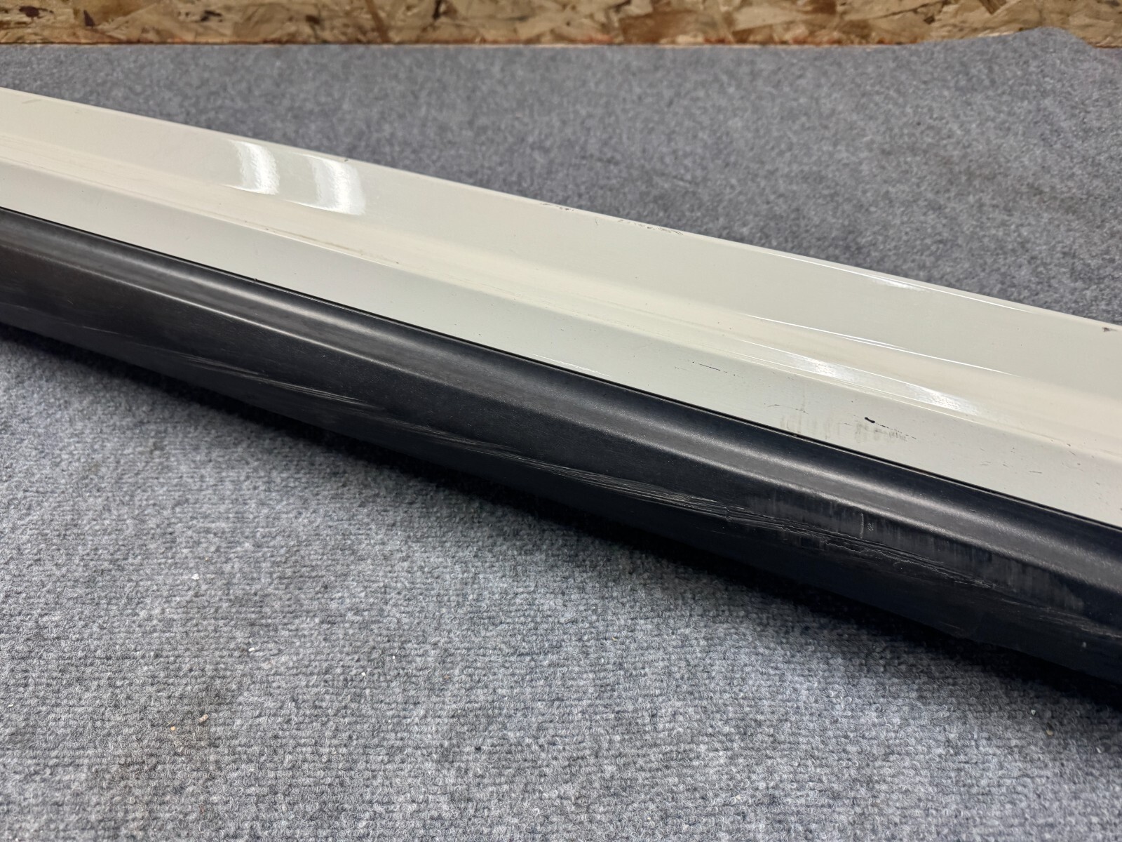 MASERATI GHIBLI M157 14-17 OEM RIGHT ROCKER SKIRT COVER PANEL MOLDING WHITE 60K