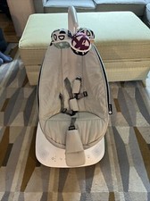 4Moms MamaRoo Multi-Motion Swing Bluetooth Enabled w/ 5 Unique Motions w/ insert