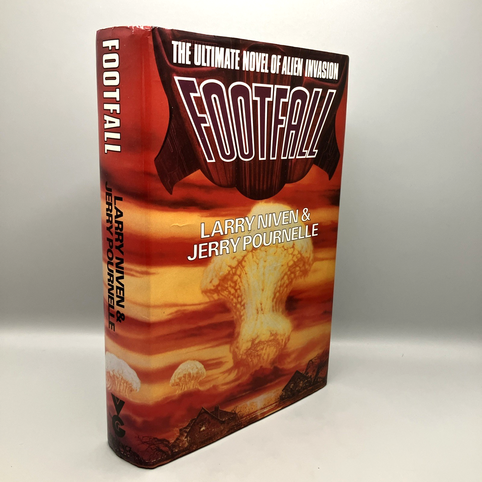 Footfall UK First Edition by Larry Niven Jerry Pournelle Hardcover Book 1985