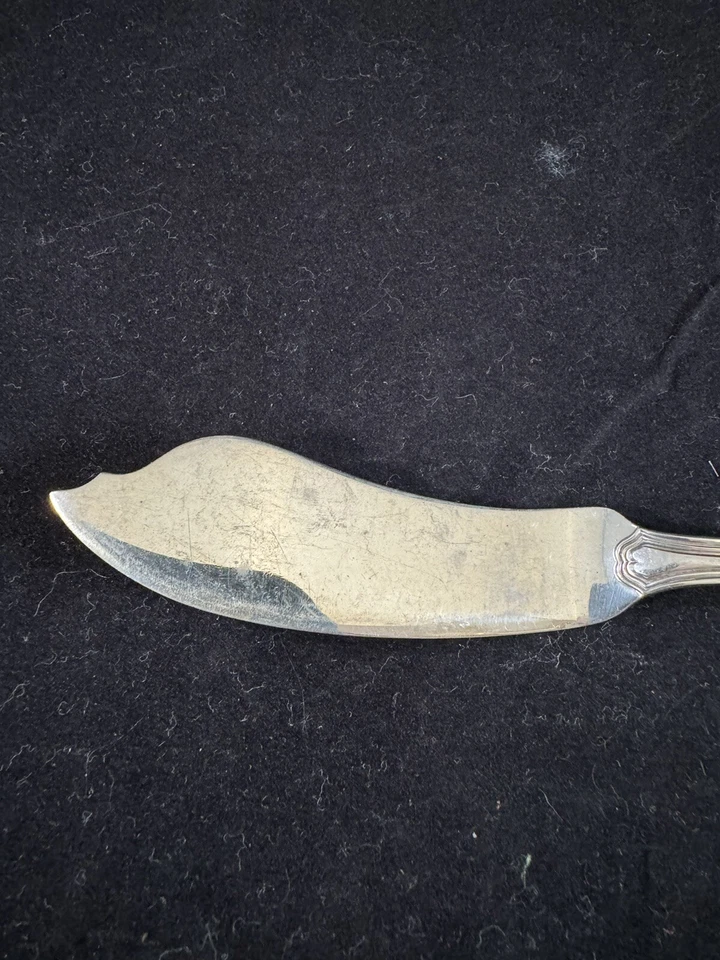 Cuchillo maestro de mantequilla Hepplewhite de mango plano de ley liso de Reed & Barton Foto 3 de 4