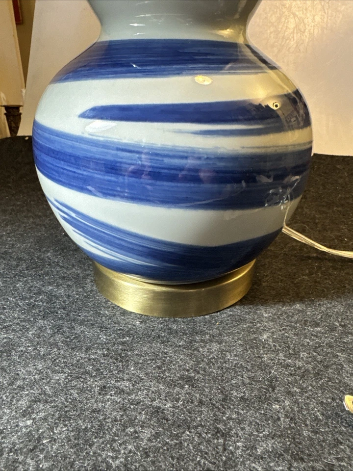 Swirl Ceramic Table Lamp Blue & White 20” - Image 3 of 4