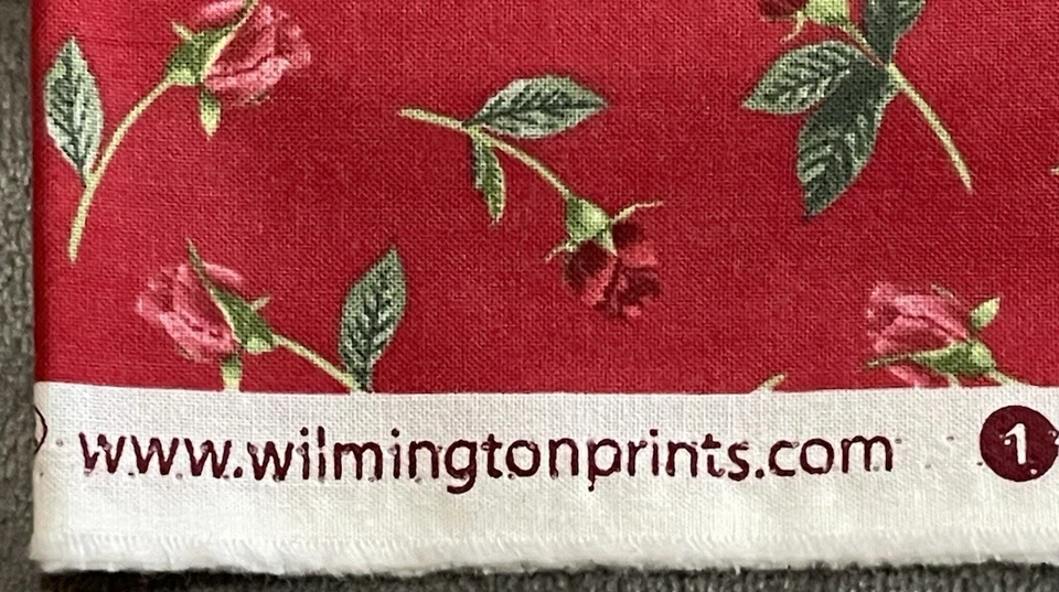 Tela roja Wilmington Prints Daydream Garden Roses 1 yarda X 43 pulgadas de ancho Foto 3 de 4
