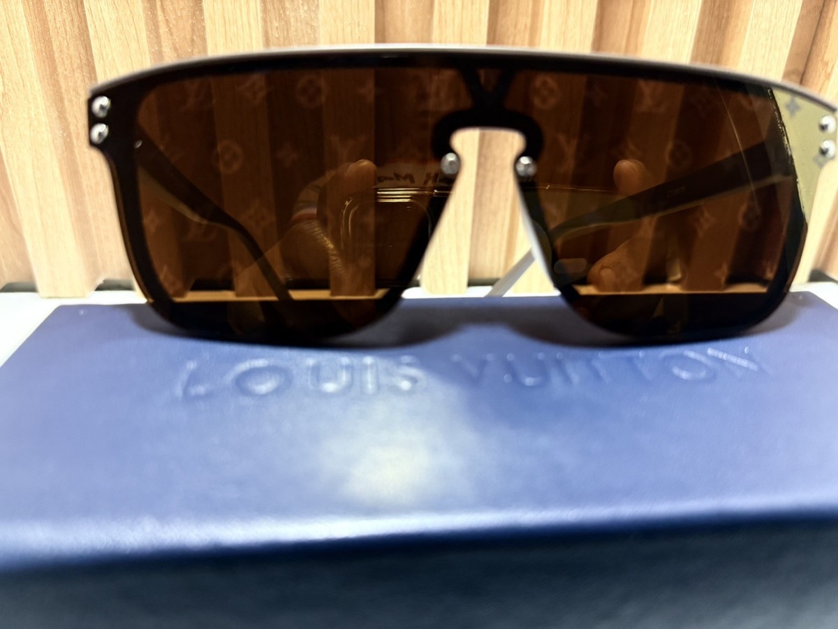 Louis Vuitton LV Waimea Sunglasses Black Blue Monogram Logo Z1082E