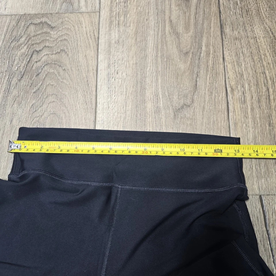 Calça flare Old Navy extra cintura alta PowerSoft M preta atlética cintura alta - Imagem 4 de 4