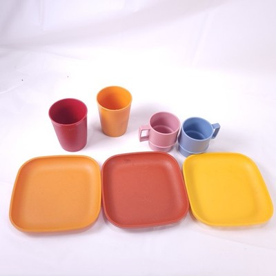 Tuppertoys Tupperware Toy Plates and Cups Plastic Vintage 