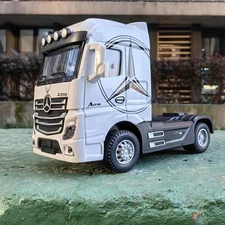 1:50 Diecast Alloy Truck Model with Sound and Light - Perfect Gift for Boys