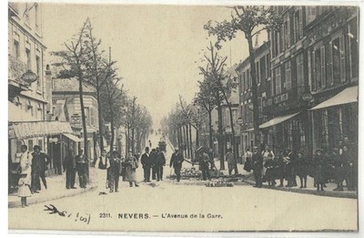 NEVERS (58) - L'Avenue de la Gare