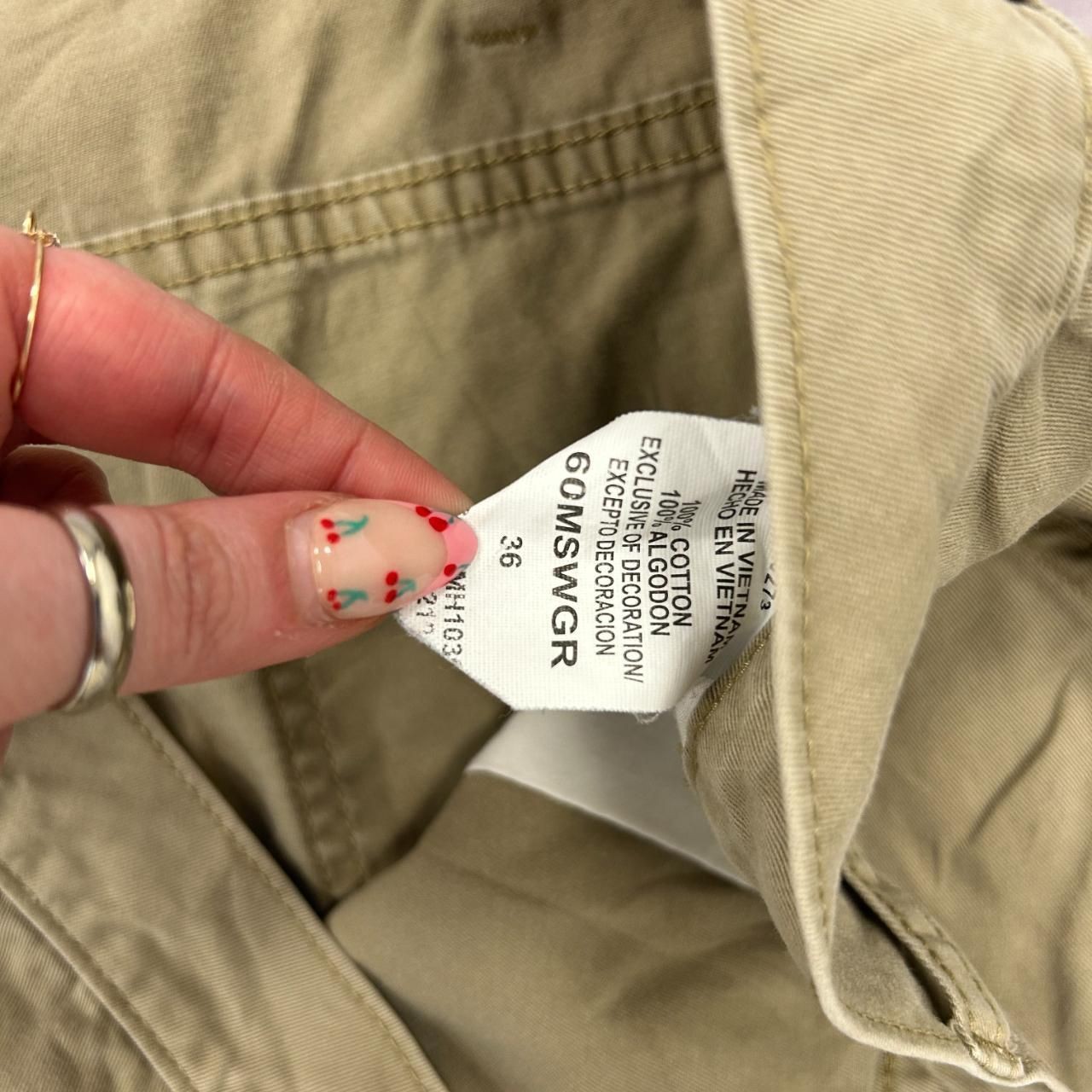 Wrangler Cargo Shorts Size is waist 36" Men's 36 thumbnail 3