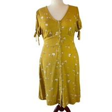 Universal Thread Womens Yellow Floral Button Front Short Sleeve Midi Dress