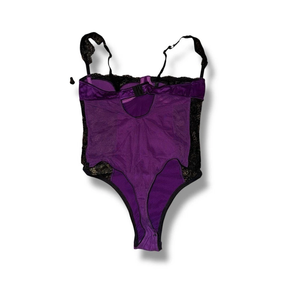 Frederick's of Hollywood Ilana 紫色和黑色缎面花边泰迪紧身衣裤 M 码全新 — 第 4/4 张图片