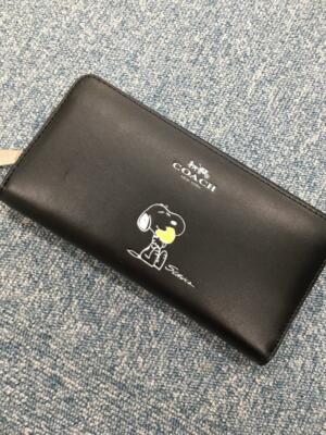 COACH x PEANUTS SNOOPY Leather Zip Wallet Limited Black