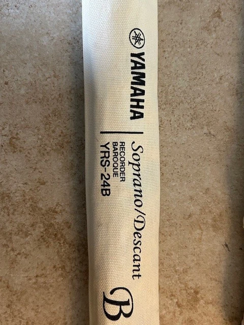 Grabadora Soprano/Descantante Yamaha Barroca Dedos YRS-24B Marfil B6 Foto 4 de 4