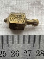 COLLECTION BISTROT ANCIEN PETITE TOUPIE DE JEUX DE BAR TOTON GALERIES LAFAYETTE