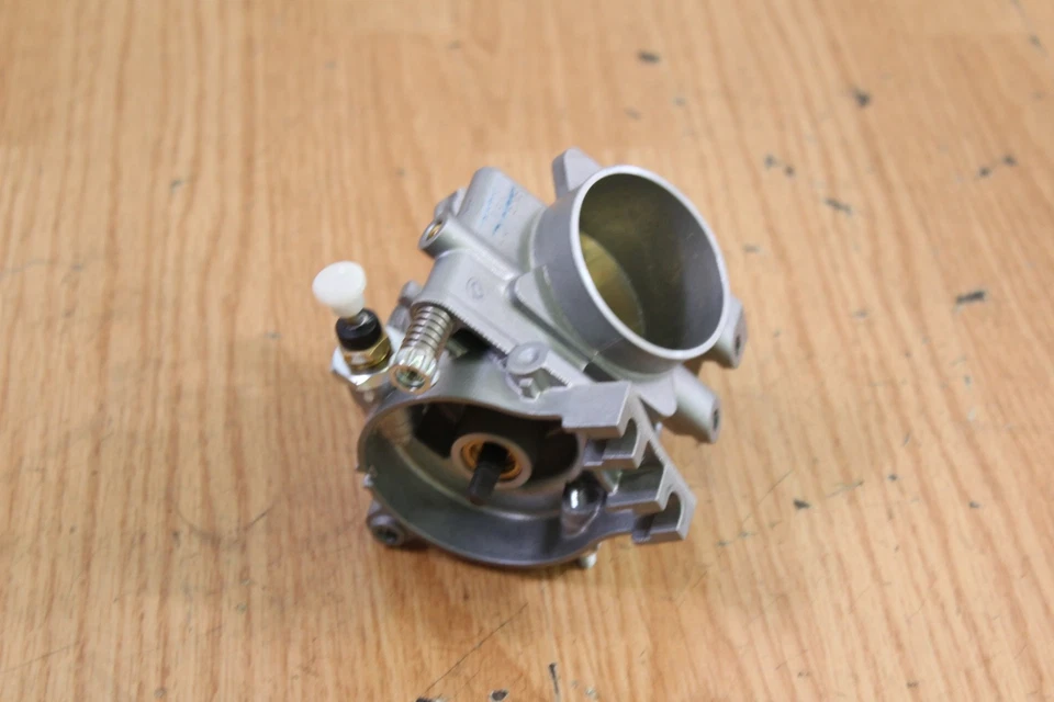 Yamaha YZ250F 2025 carrocería del acelerador (nuevo despegue) Foto 2 de 4