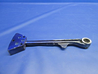 Cessna 337D Skymaster RH Elevator Actuating Arm & Weight 1532009-204 (1225-737)