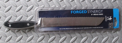 Henckels Forged Synergy 8-inch Bread Knife 16006-201