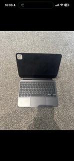 1x APPLE IPAD PRO 11’ (M4) Magic Keyboard Brand BLACK