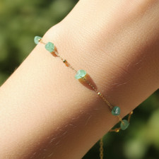 Elegant Boho Gold Color Chain Bracelet with Emerald Green Stones Delicate