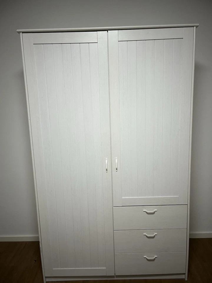 Kleiderschrank