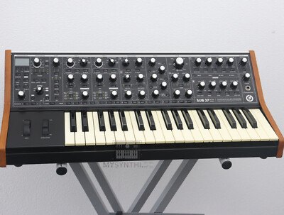 Moog Sub 37 - 37 Tasten Analog Synthesizer + 1 Jahr Gewährleistung