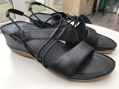 clarks elastic sandals