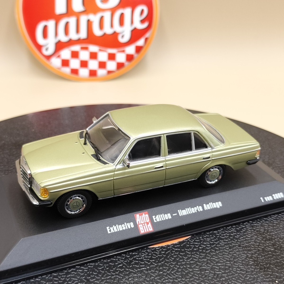 ドイツAuto Bild特注　ミニチャンプス　メルセデス　ベンツ　230E マキシチャンプス 1/43 メルセデスベンツ (W123) 230E 1982 ベージュ