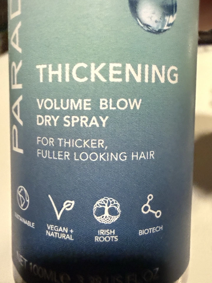 Paquete 37: Set de cuidado del cabello spray espesante paradoja Briogeo Frizz + clips de garra Foto 4 de 4