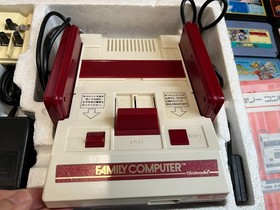 Nintendo Famicom Console with BOX and Manual, 10 Games 0125